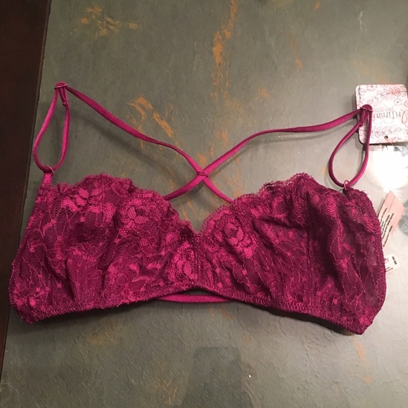 Essential Lace Racerback - Picture 4 of 4