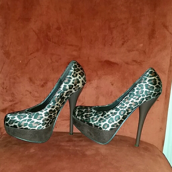 Glaze cheetah heels