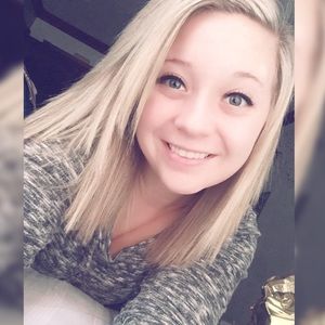 Meet your Posher, Alyssa
