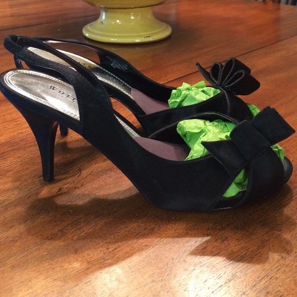 White House Black Market heels. Size 8 1/2.
