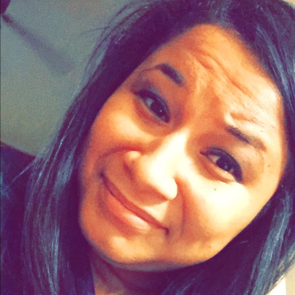 Meet your Posher, Alyssa - Picture 1 of 1