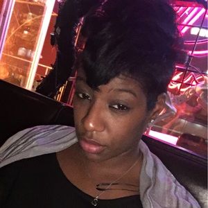 Meet your Posher, Atoya