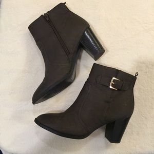‼️SOLD‼️Gray ankle buckle booties