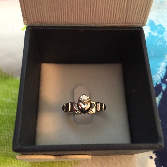 Claddagh ring