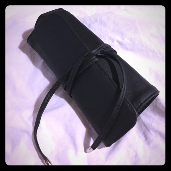 NEW faux leather makeup brush holder by Morphe