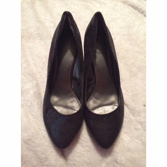 BLACK EXPRESS WEDGES