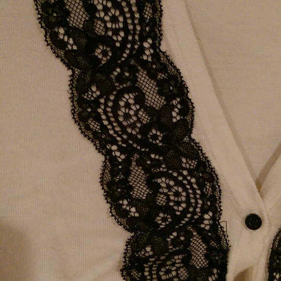 H&M Cardigan with pretty black lace - Picture 3 of 3