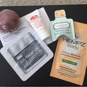 Skincare samples and travel Konica sponge