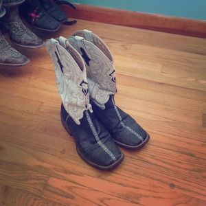 Women's square toe Ferrini boots!