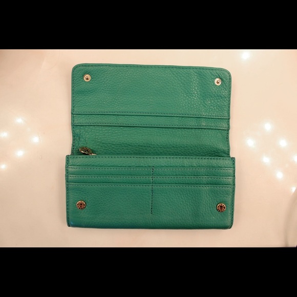 -SOLD- Tory Burch Nile Envelope Wallet - Picture 2 of 4