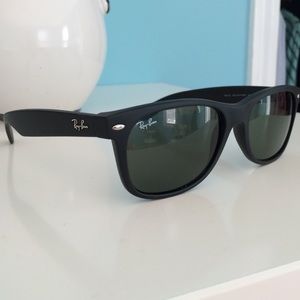 Matte black ray bans