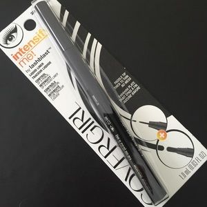 Covergirl intensify me!