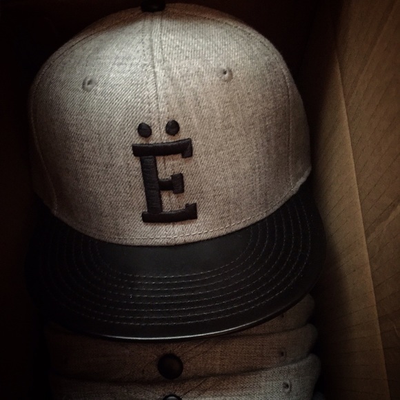 Top Hat - Picture 2 of 2