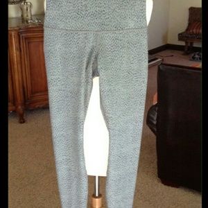 NWOT lululemon grey leopard wunder under pant
