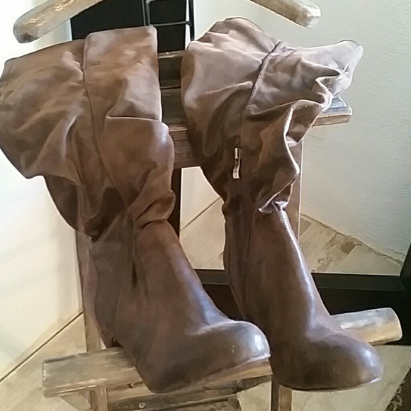 Coconuts Shoes - Brown Coconts  "Wendi" boots  9