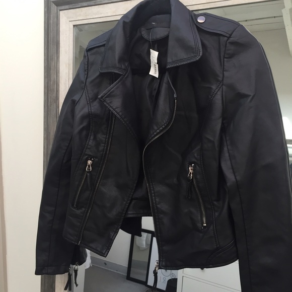 ❌SOLD❌ Leather Jacket - Picture 2 of 4