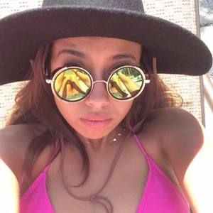 Meet your Posher, Fernanda