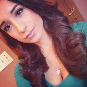 Meet your Posher, Vanessa