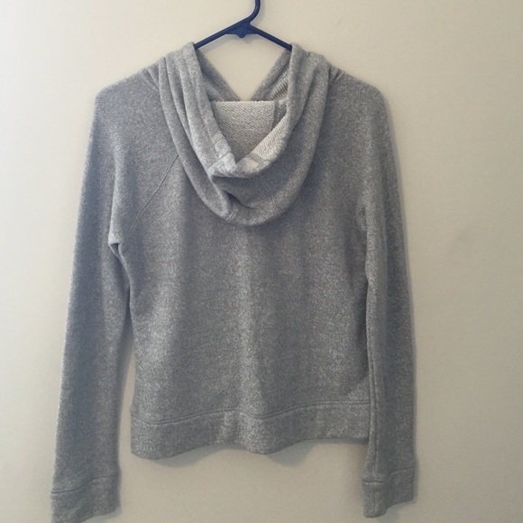 light gray pull over - Picture 2 of 3