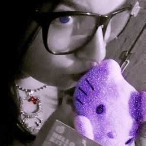 Meet your Posher, Holly