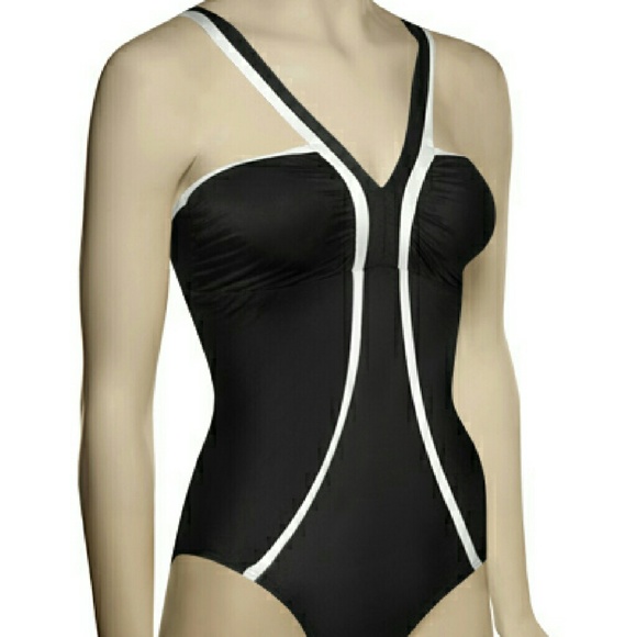 NWT! Gorgeous Spanx Slimming Swimsuit!