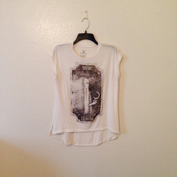High-low short sleeved