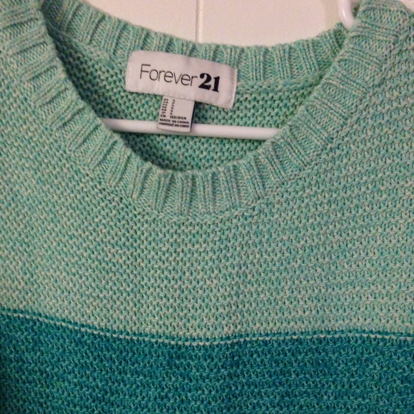 Turquoise Two Toned Sweater - Picture 4 of 4