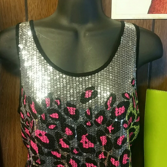 Tops - Animal print bling top