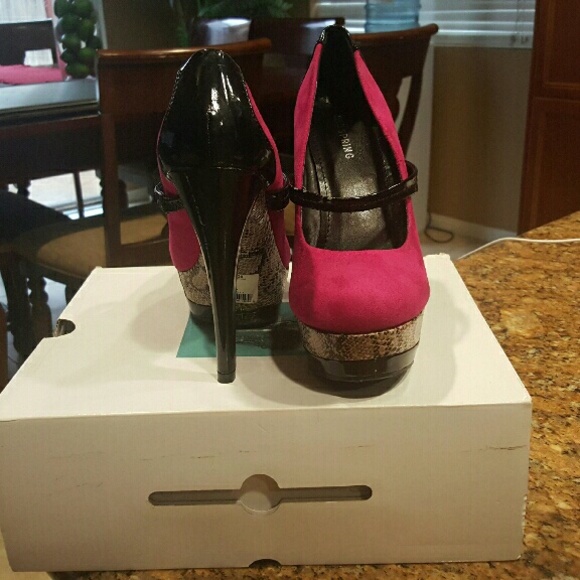High heels - Picture 2 of 3