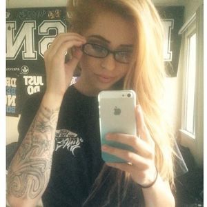 Meet your Posher, Crystal