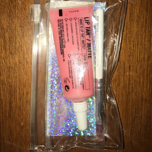 NET OCC beauty lip tar in Femme