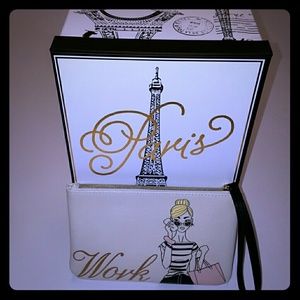 FASHIONISTA WRISTLET