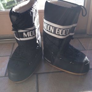 Black Moon Boots