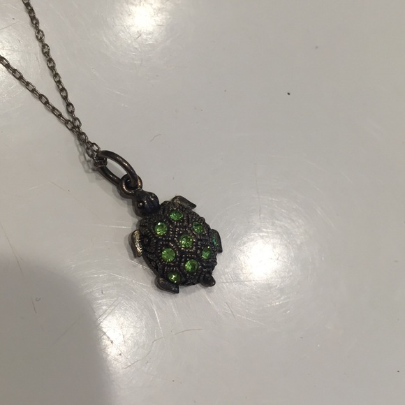 🎅🏻HOLIDAY SALE Sterling silver turtle necklace - Picture 2 of 2