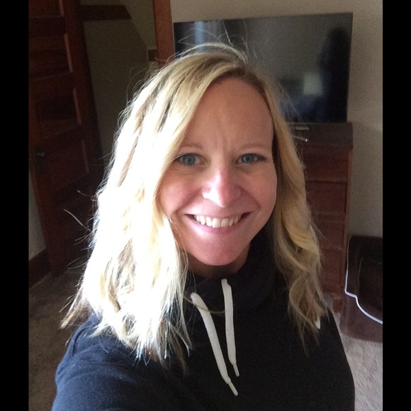 Meet your Posher, Trish - Picture 2 of 2