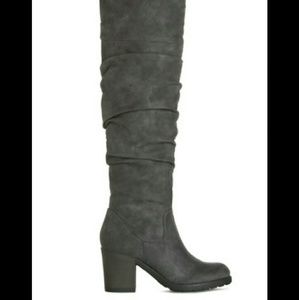 NEVER WORN OVER THE KNEE BOOTS DISCOUNTED