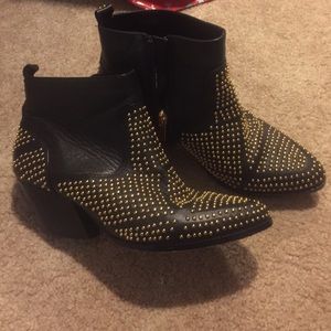 Dolce Vita ankle boots