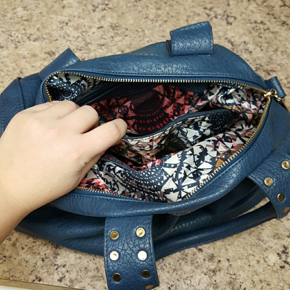 Purse - Picture 3 of 4