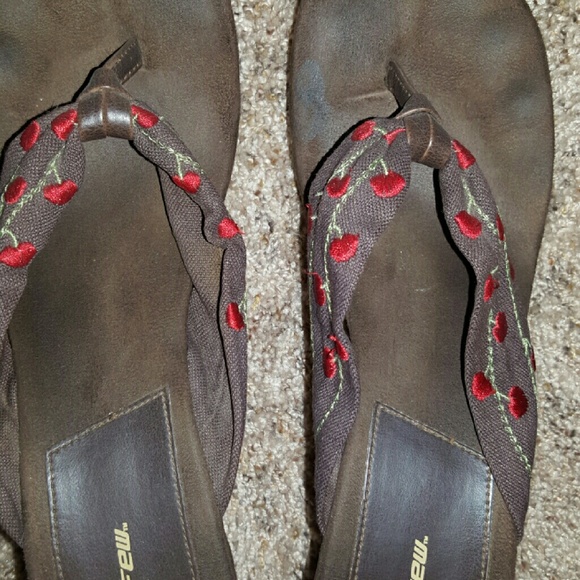 CURFEW SANDALS