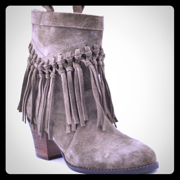 Never Worn Sbicca Fringe Bootie