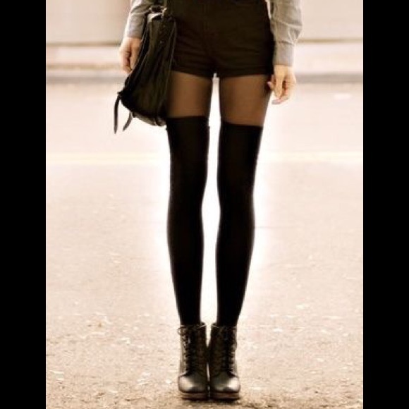 HUE Knee High Ribbed Knit Socks