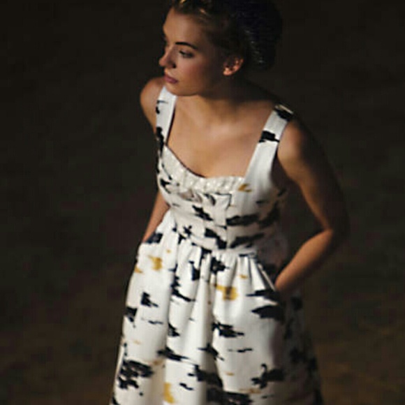 Flight of Swans Dress - Picture 3 of 3