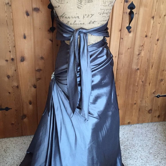 Dress - Picture 4 of 4