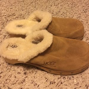 Ugg clogs
