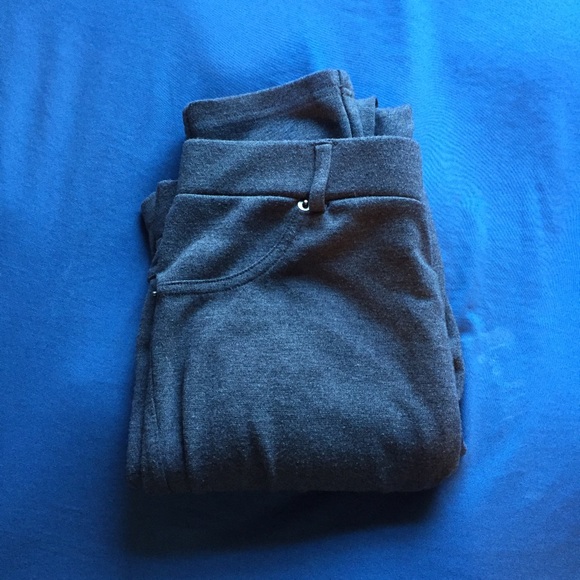 Grey jeggings