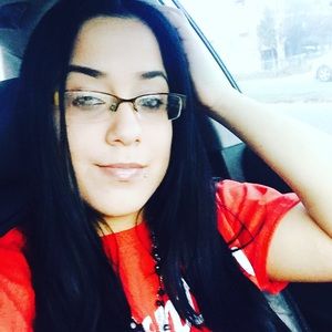 Meet your Posher, Kathia