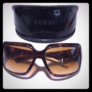 Gucci glasses with case
