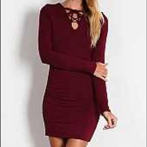 NWT ReneeC. Fitted long sleeve dress