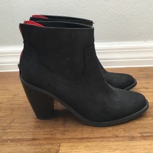 Black bootie heel