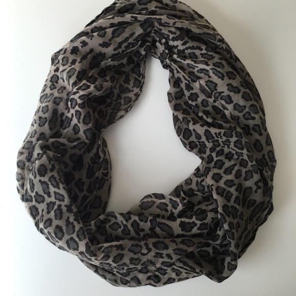 Accessories - Leopard Print Infinity Scarf